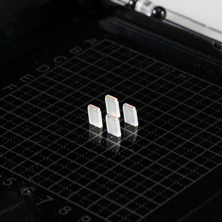 4 通道(dào)1273-1286nm 藍帶區 Rx LWDM4 Z-BLOCK光組件, 800GHz, 0.50/0.75/1.1mm pitch, 8°/13.5°AOI,高隔離度，高光束平行度，低中心波